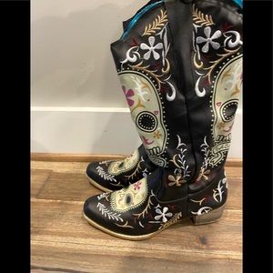 Worm once Excellent condition